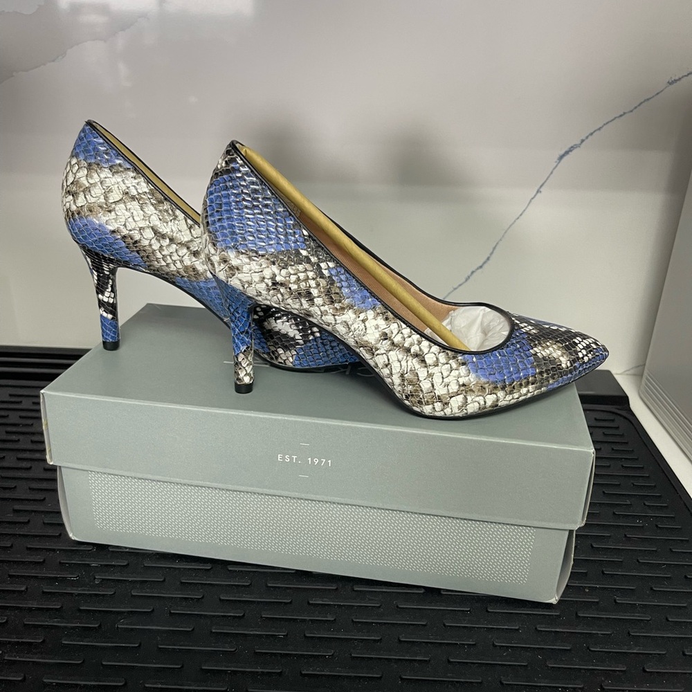 ROCKPORT 75mm Total Motion Women’s Pump Sz 6M CH6723 Blue Black Grey Snake - Picture 5 of 11